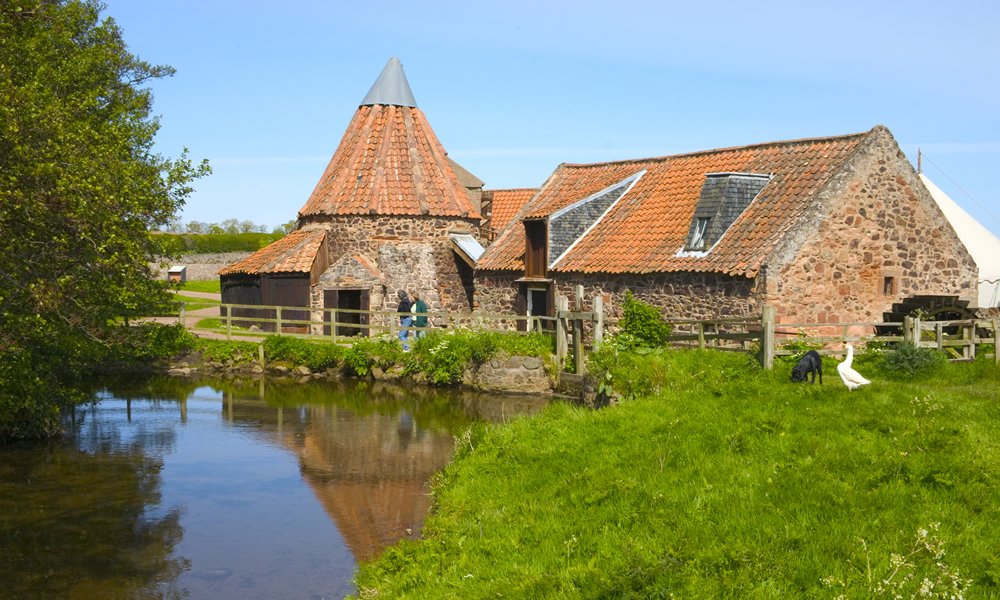 Preston Mill, a picturesque mill in East Lothian