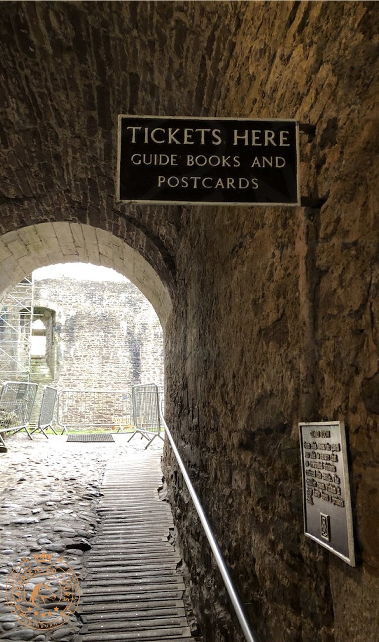 Ticket sign at Doune Castle